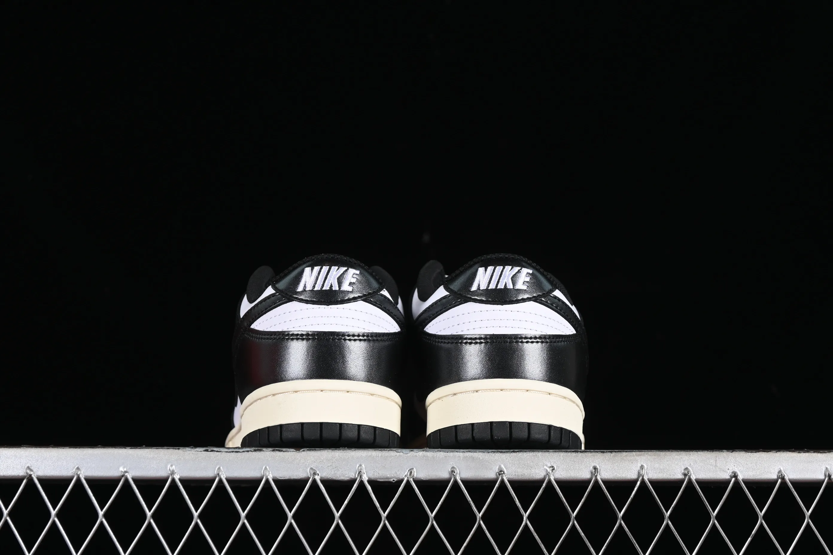 All categories Nk SB Dunk series Nk SB Dunk Low low-top sneakers Nk Dunk Low "Vintage Panda" replica distressed panda low-top casual sneakers FQ8899-100